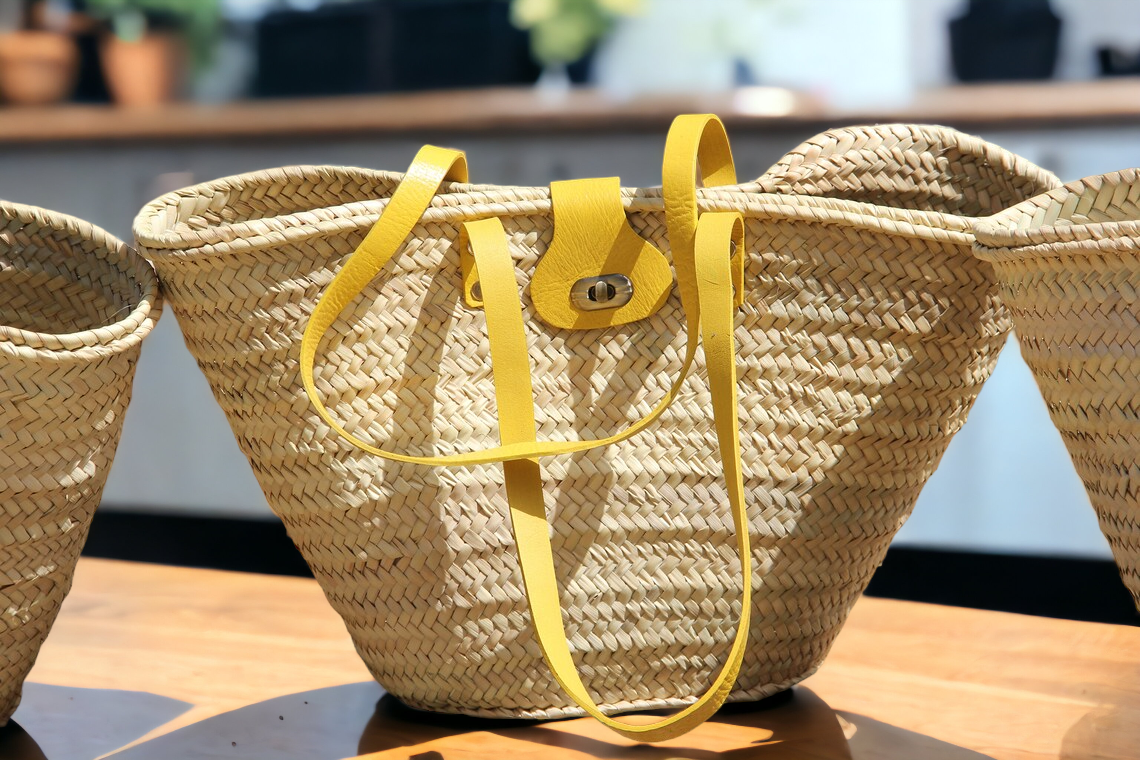 Straw Basket for women - Handmade with Leather: Brown