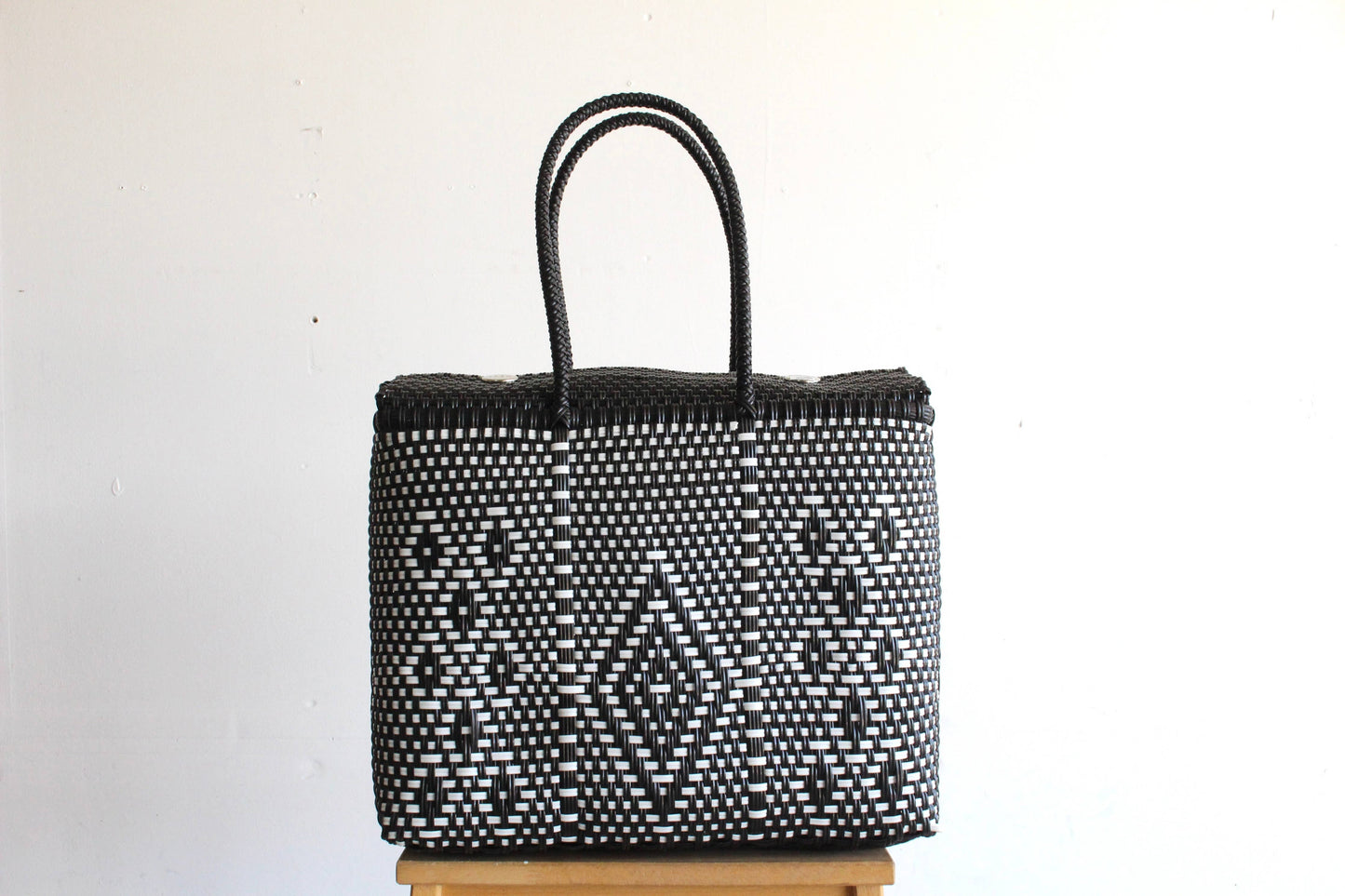 Black & White Handwoven Mexican Basket Mercado Bag